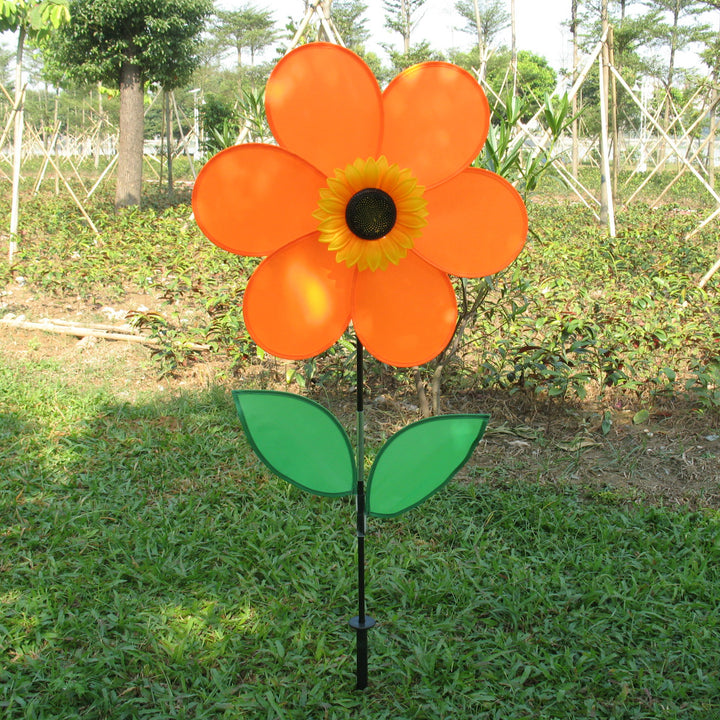 Gardener Select® 6-Petal Pinwheel with Sunflower Center